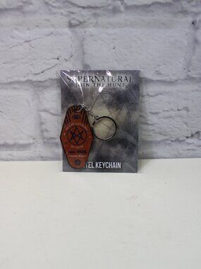 Supernatural Culturefly Join the Hunt Men Of Letters Motel Keychain